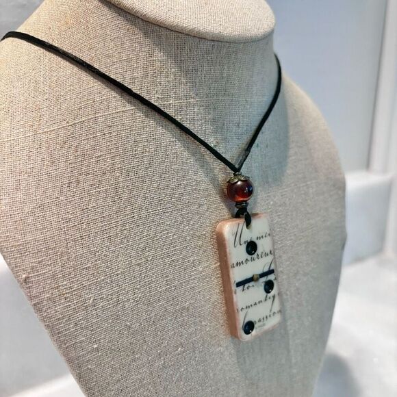 Vtg RK Productions Hand Cast Stone Carved Domino Pendant Necklace Black Cream OS - Picture 4 of 7